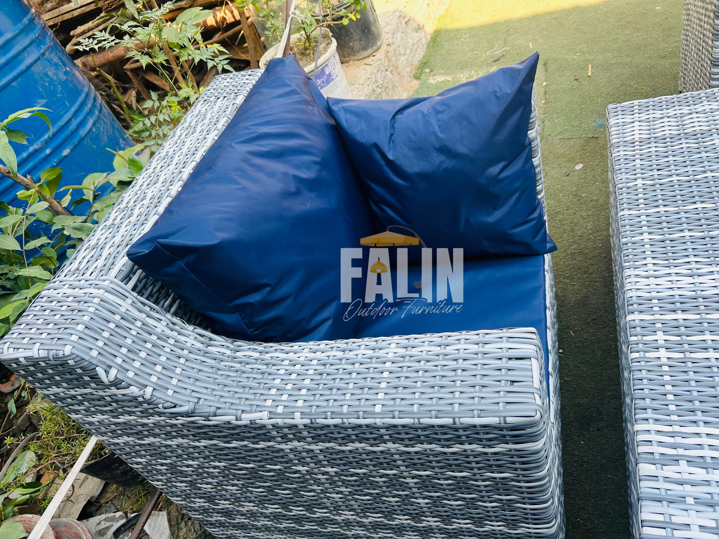 Spacious Single Sofas set