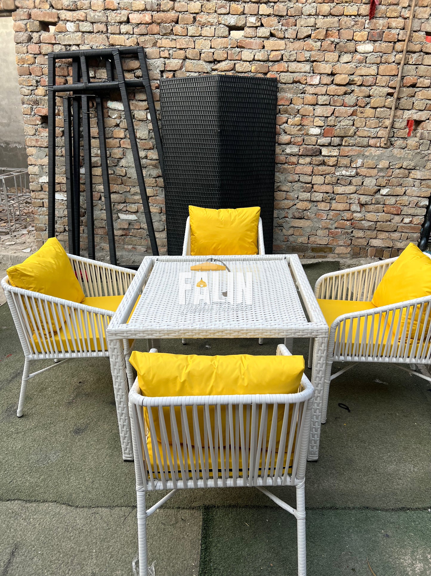 Dining Set – Indoor & Outdoor